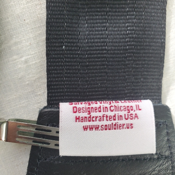 Souldier Rococo Black/Silver Guitar Strap w/Black Backing + Ends New Condition - Picture 4 of 8